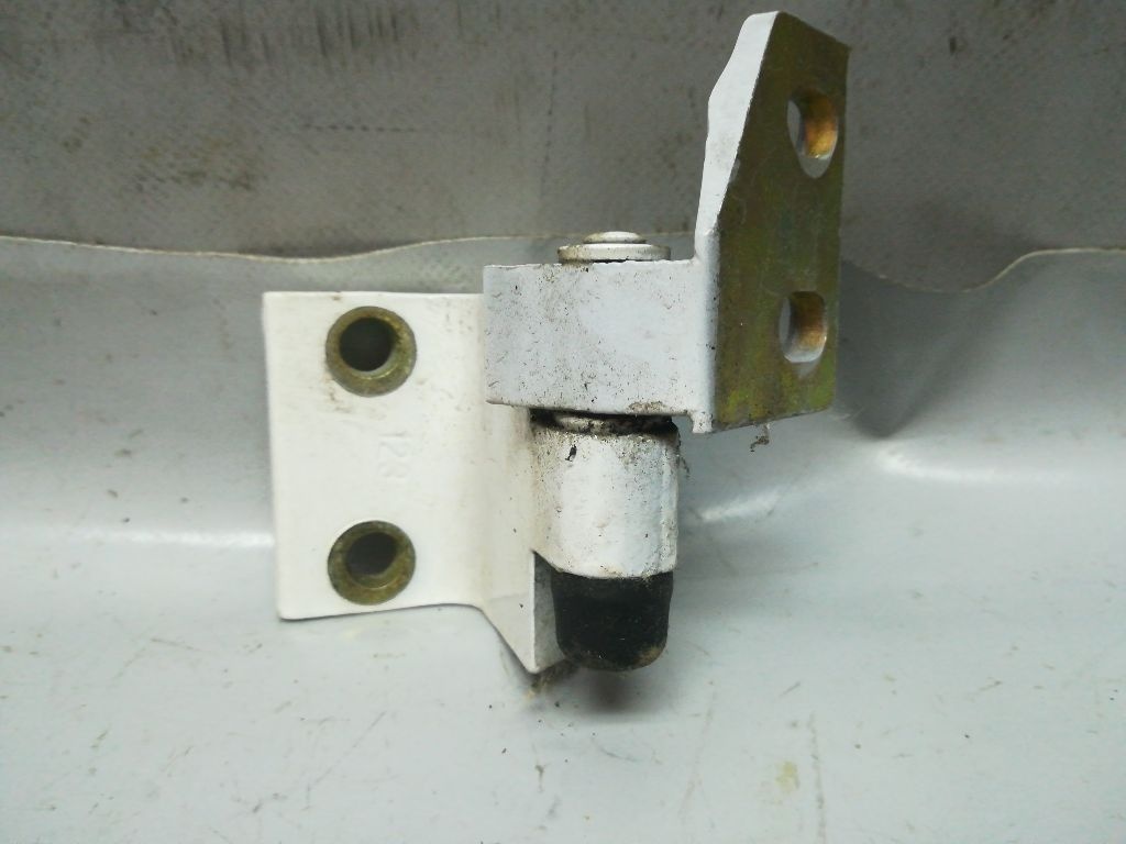 Петля двери к Peugeot 406 1997