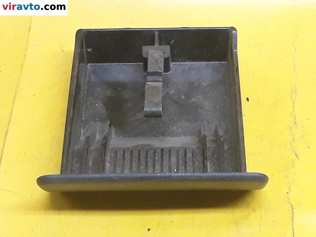 Пепельница к Ford Escort 1994