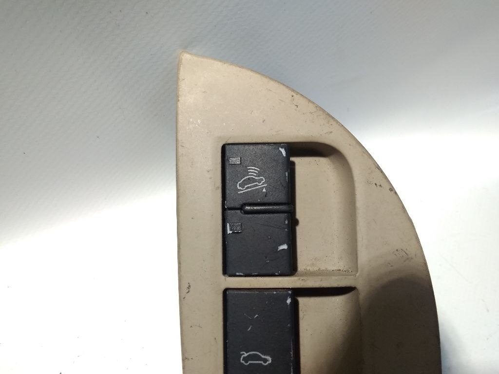 Кнопка (выключатель) к Audi A4 2005