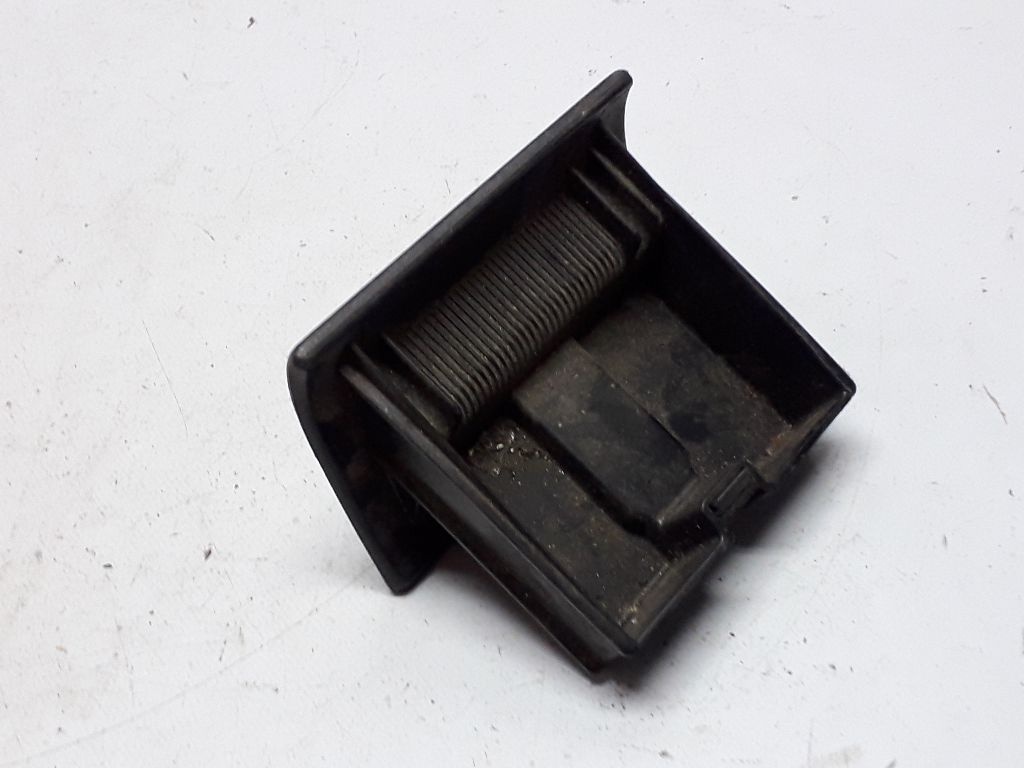 Пепельница к Volkswagen Golf 1997