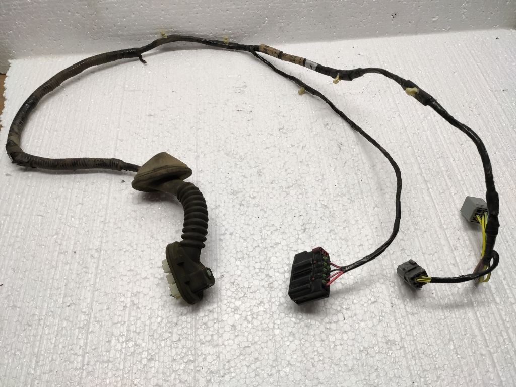 Проводка двери к Mazda Tribute 2003