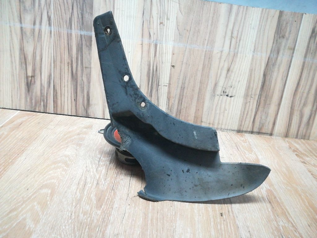 Брызговик к Mazda 626 1995