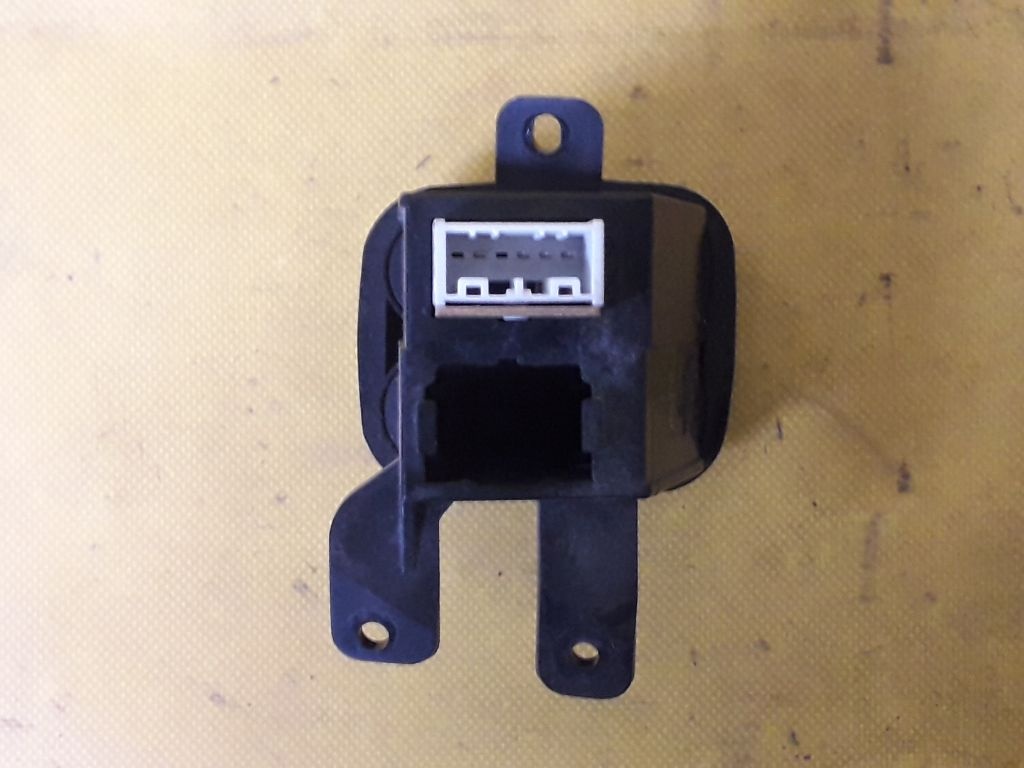 Кнопка противотуманных фар к Mazda Xedos 6 1997