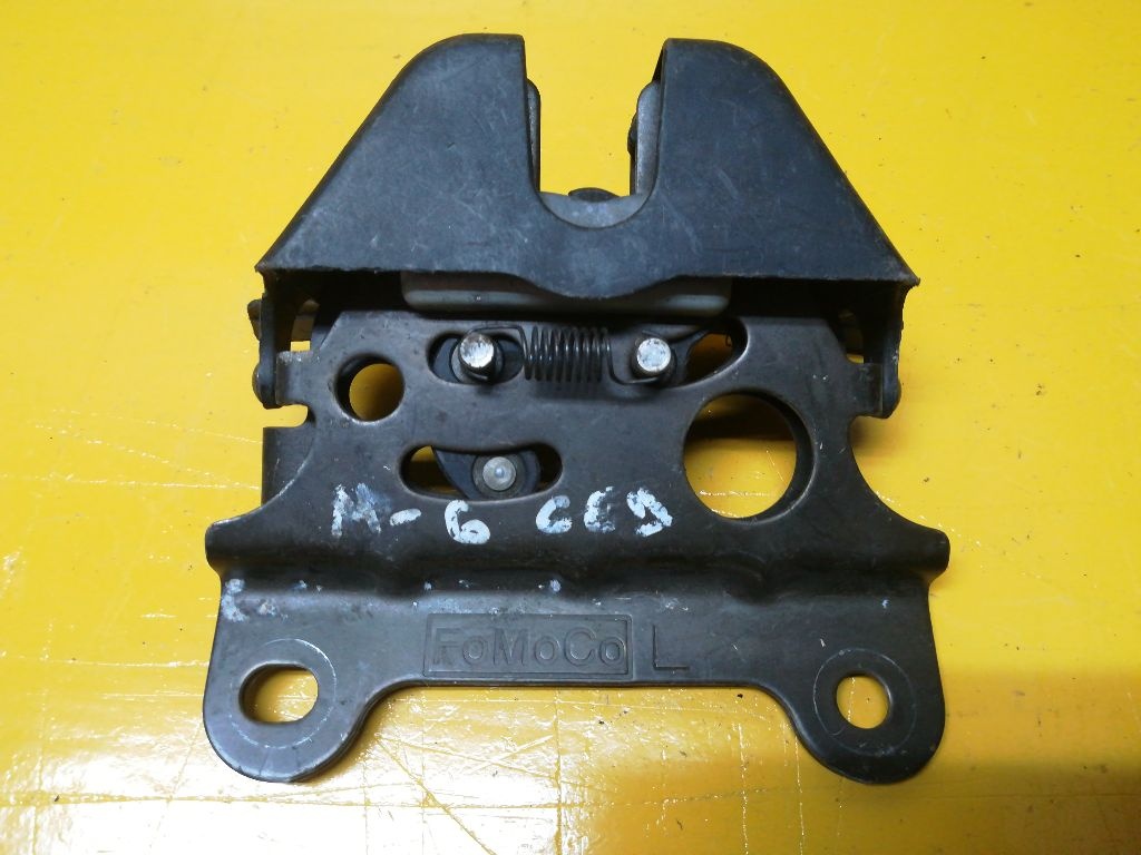 Замок спинки сиденья к Mazda 6 2003