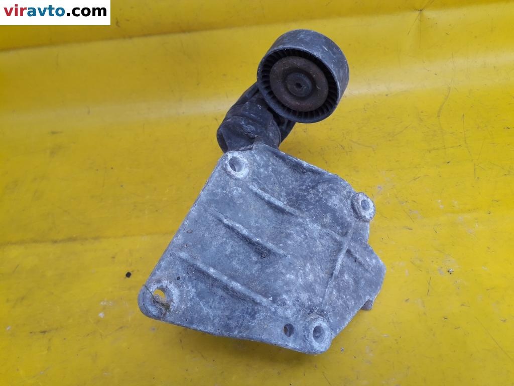 Кронштейн генератора к Jeep Cherokee 2004