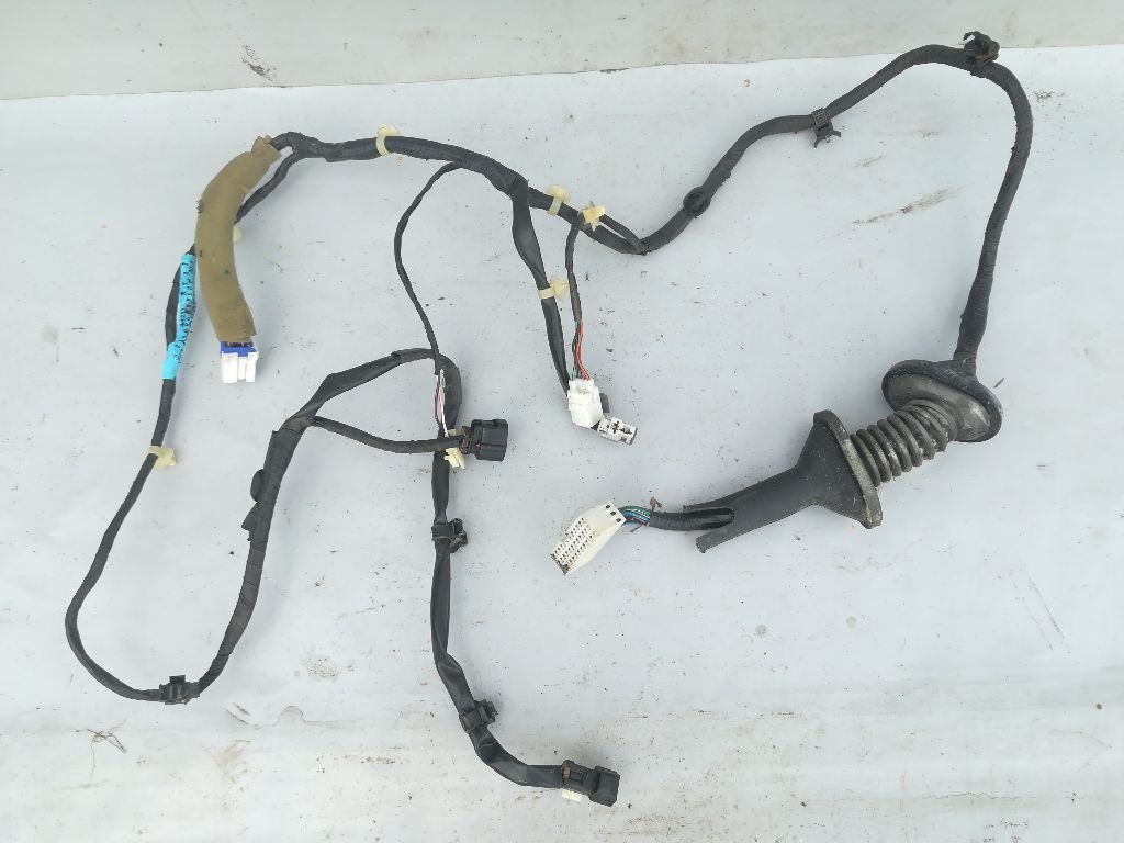 Проводка двери к Mitsubishi Galant 2001