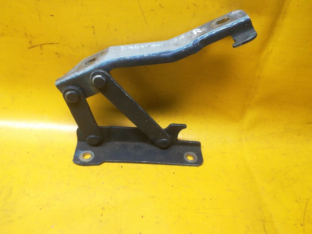 Петля капота к Daewoo Leganza 2000