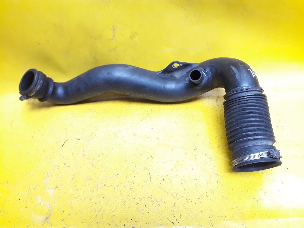Воздуховод к Peugeot 406 2001