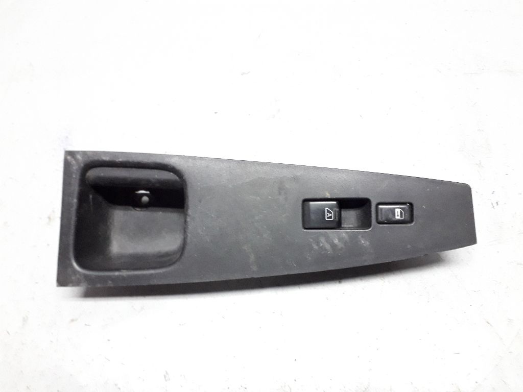 Кнопка стеклоподъемника к Nissan Quest 2006