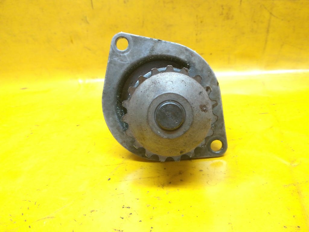 Помпа к Citroen Xsara 2001