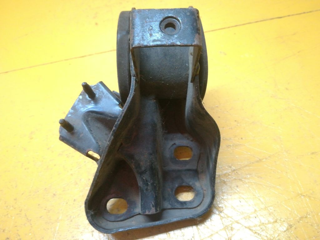 Подушка крепления КПП к Mazda 626 1998