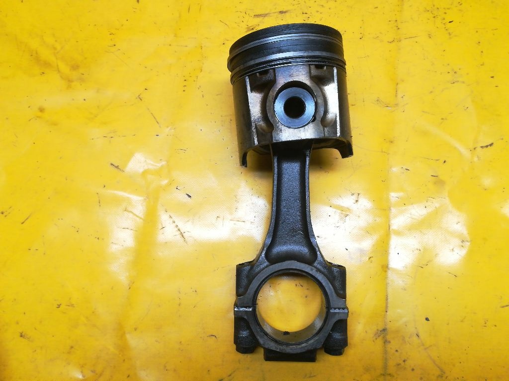 Поршень к Iveco  1995