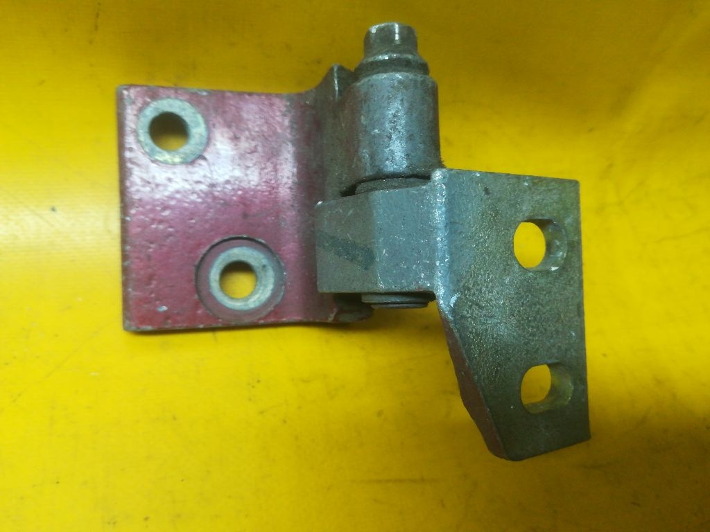 Петля двери к Peugeot 306 1996