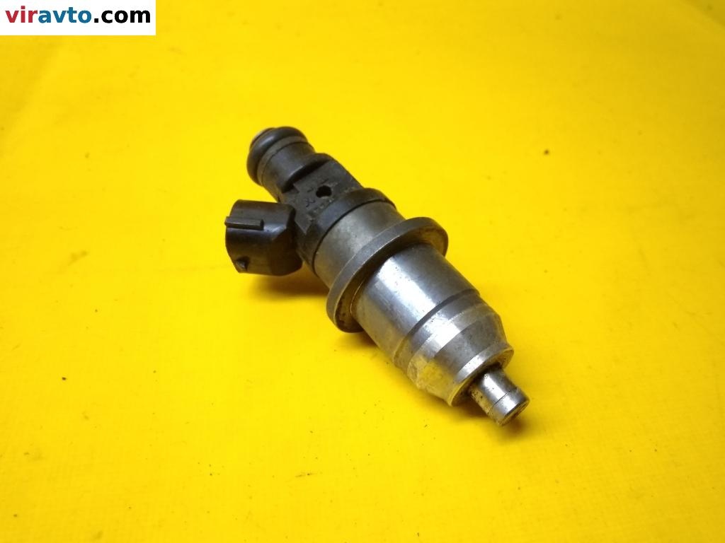 Форсунка к Mitsubishi Carisma 1998