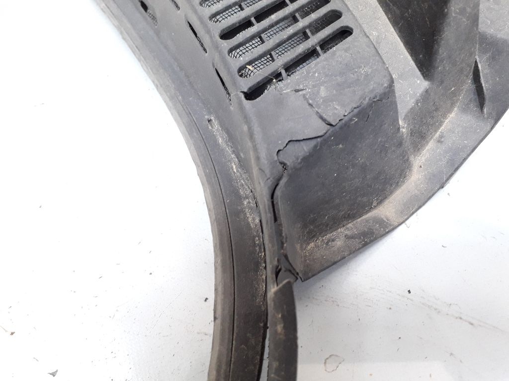 Дождевик к Toyota Yaris 2002