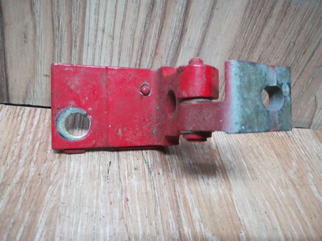 Петля двери к Audi A4 1999