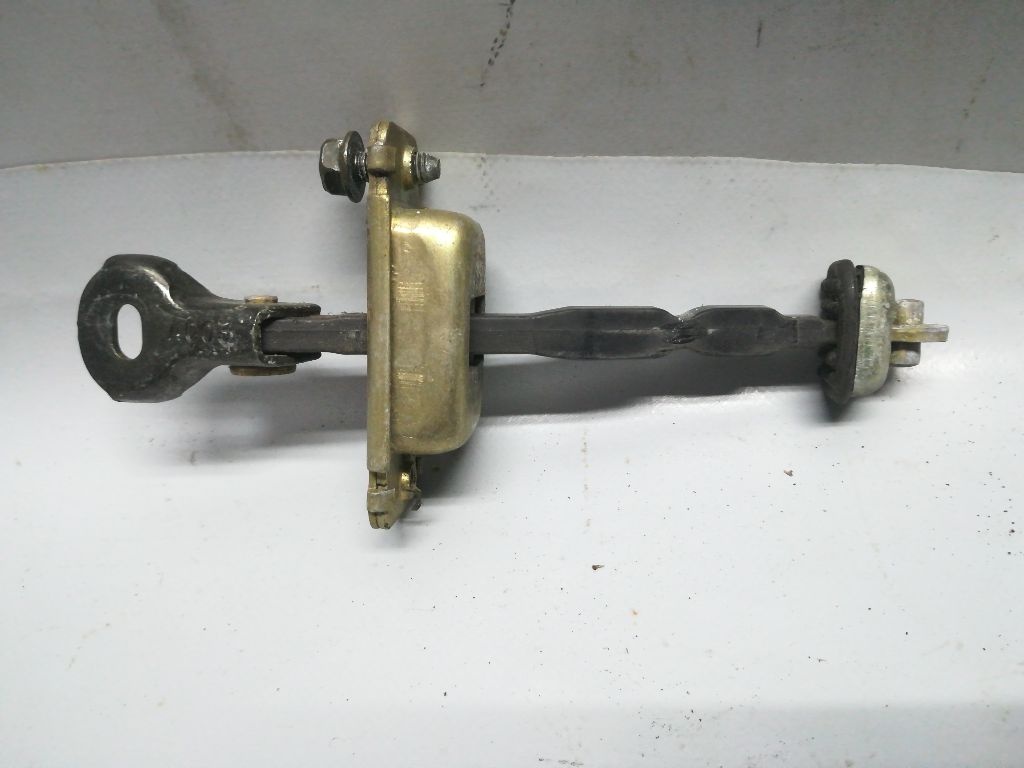 Ограничитель открывания двери к Mazda 6 2003