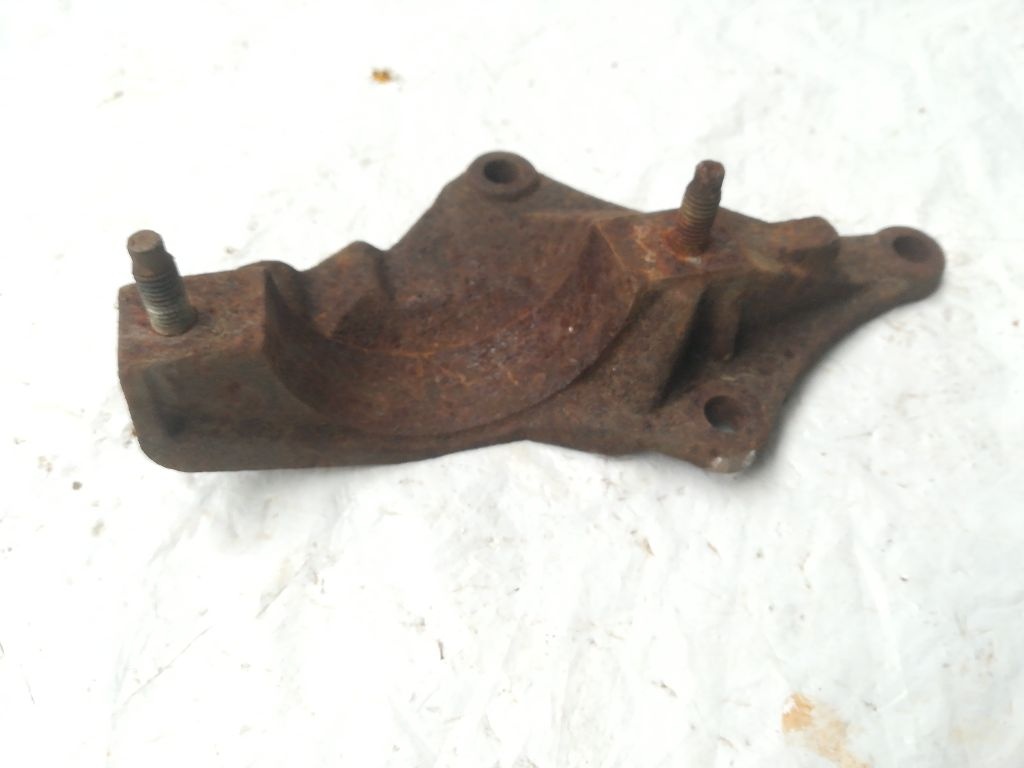 Кронштейн полуоси к Ford Focus 2003