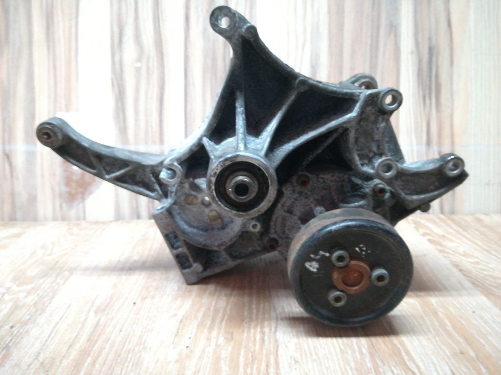 Кронштейн генератора к Audi A4 1997