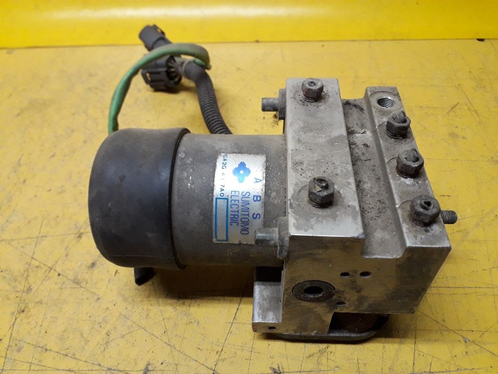 Блок ABS к Mazda Xedos 6 1996