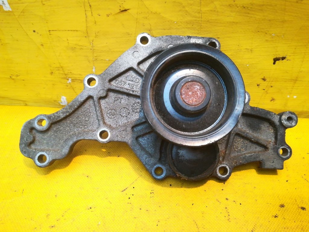 Помпа к Audi A8 1998