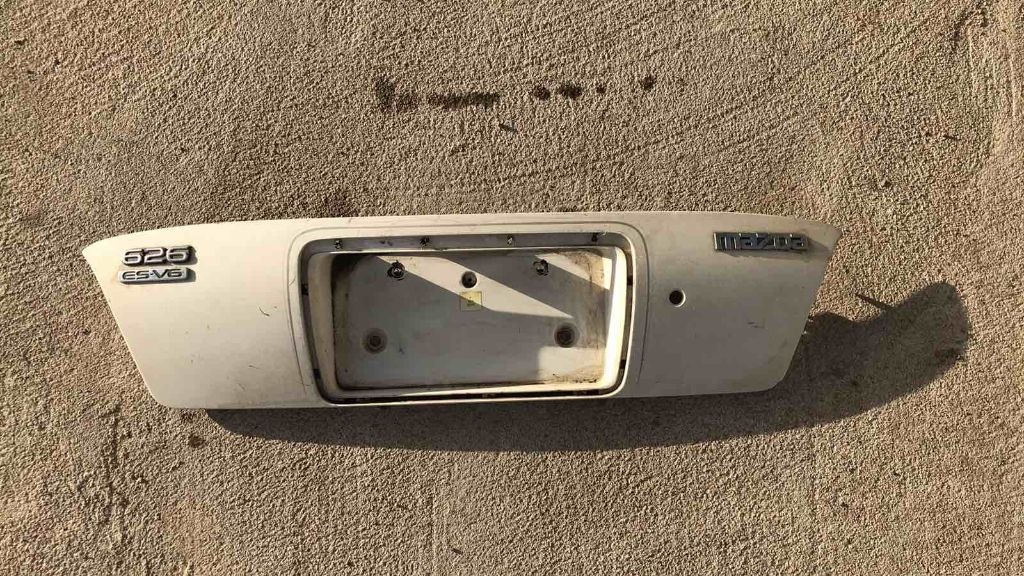 Накладка под номер к Mazda 626 1999