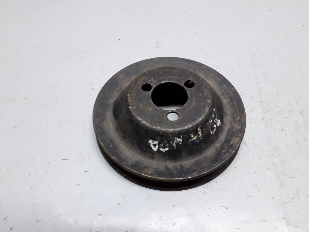 Шкив помпы к Audi 80 1986