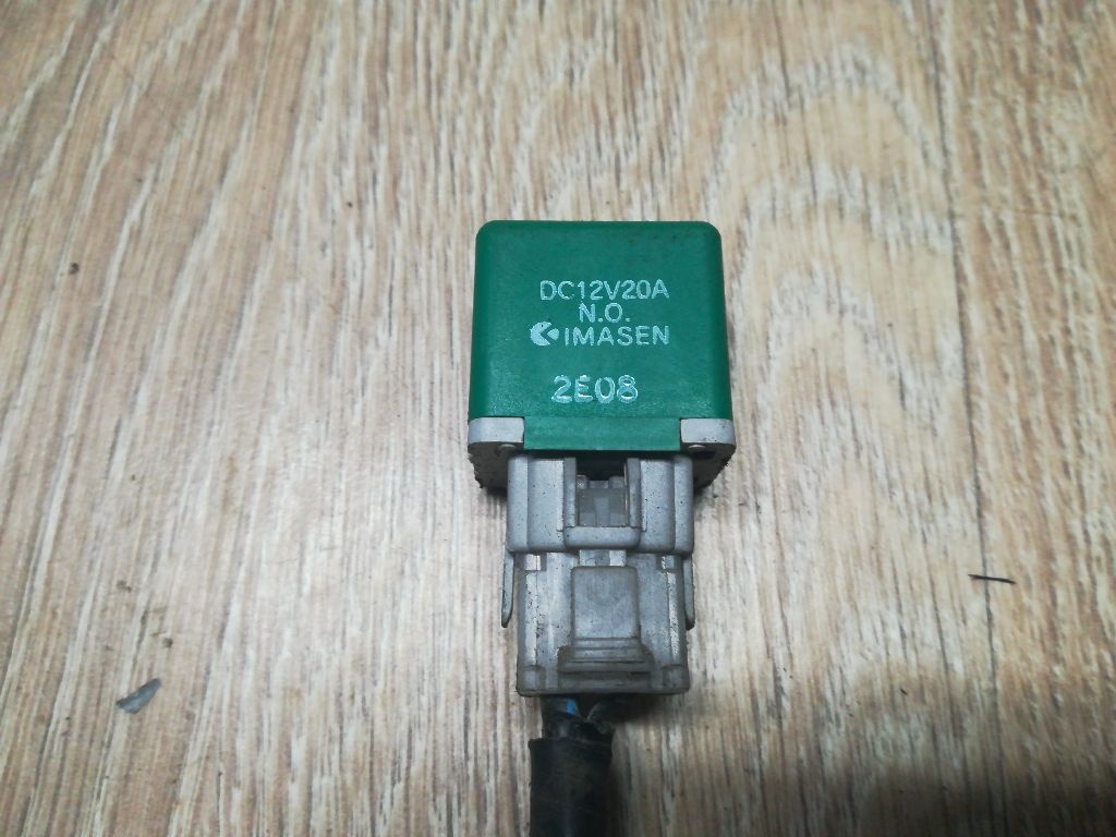 Реле (прочие) к Mazda 626 1995