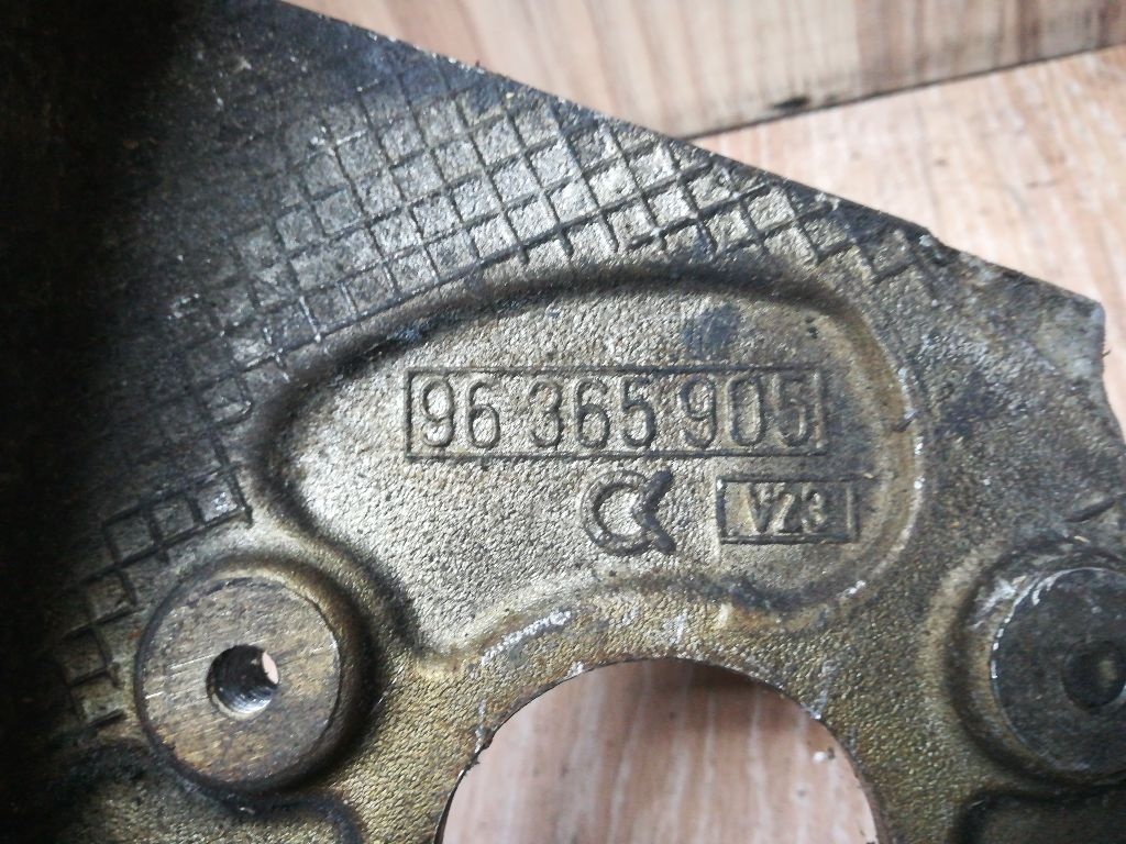 Кронштейн к Citroen C5 2001