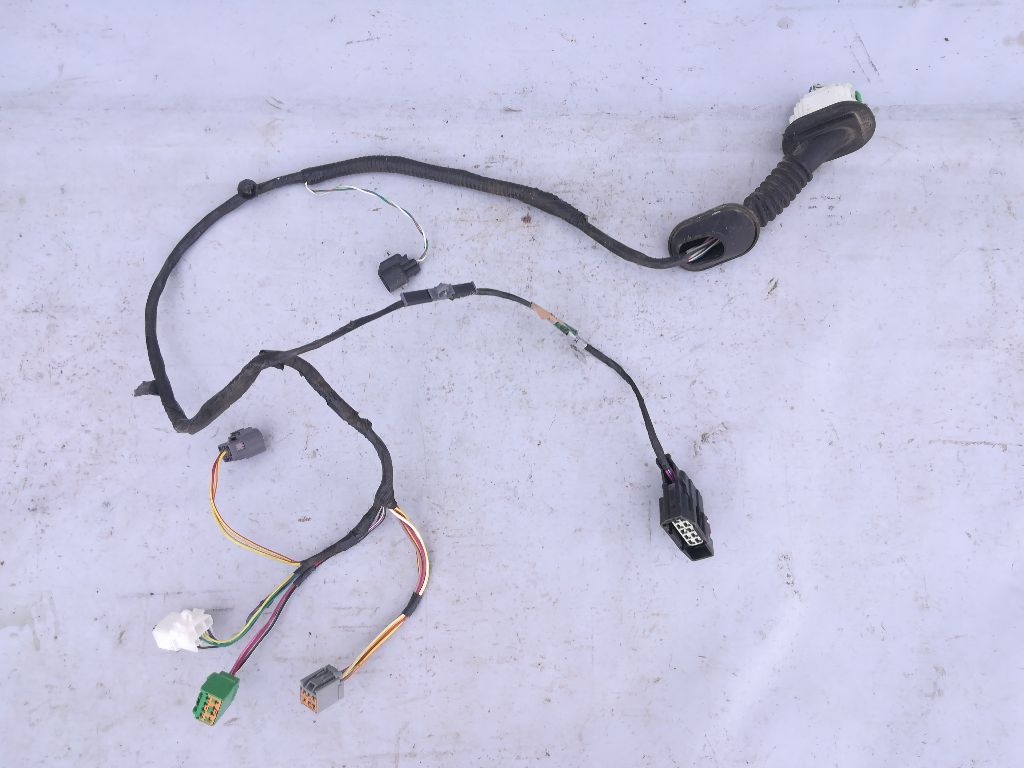Проводка двери к Mazda Tribute 2006