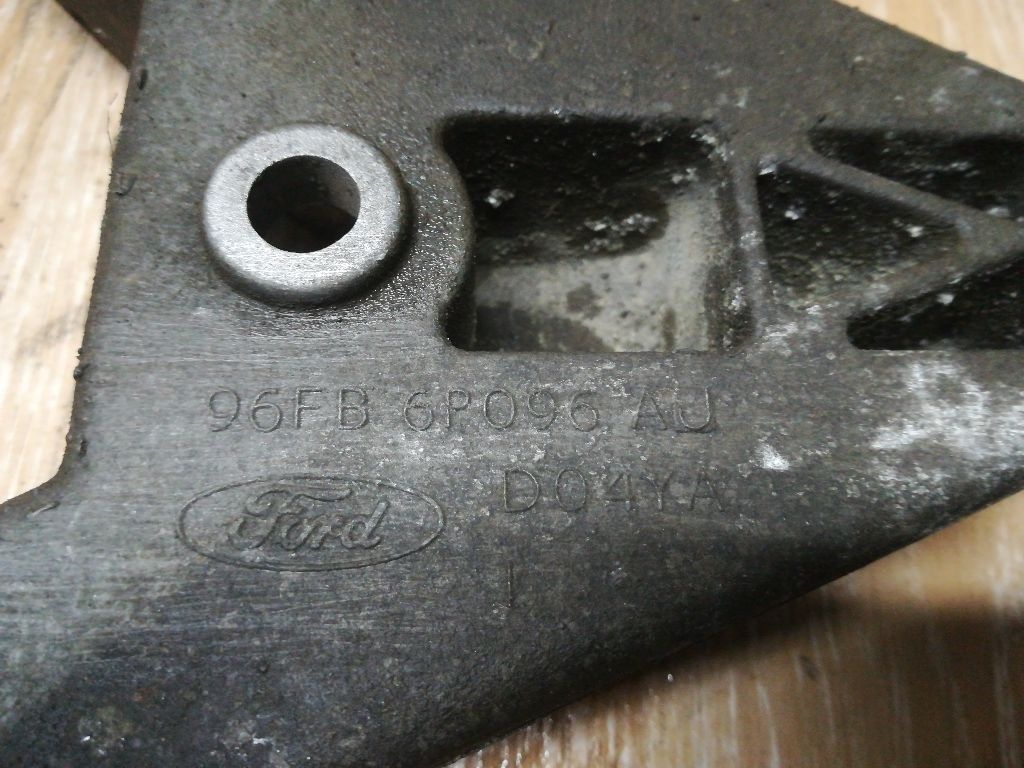 Кронштейн КПП к Ford Fiesta 1998