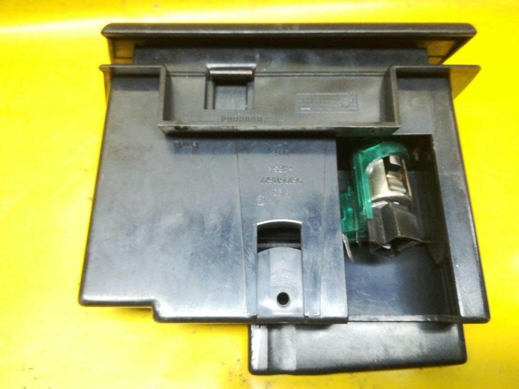 Пепельница к Citroen Xantia 1997