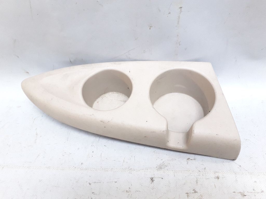 Подстаканник к Mazda MPV 2001