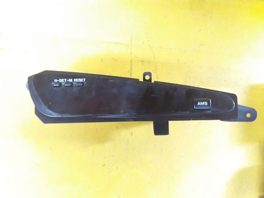 Часы к Mazda Millenia 2001