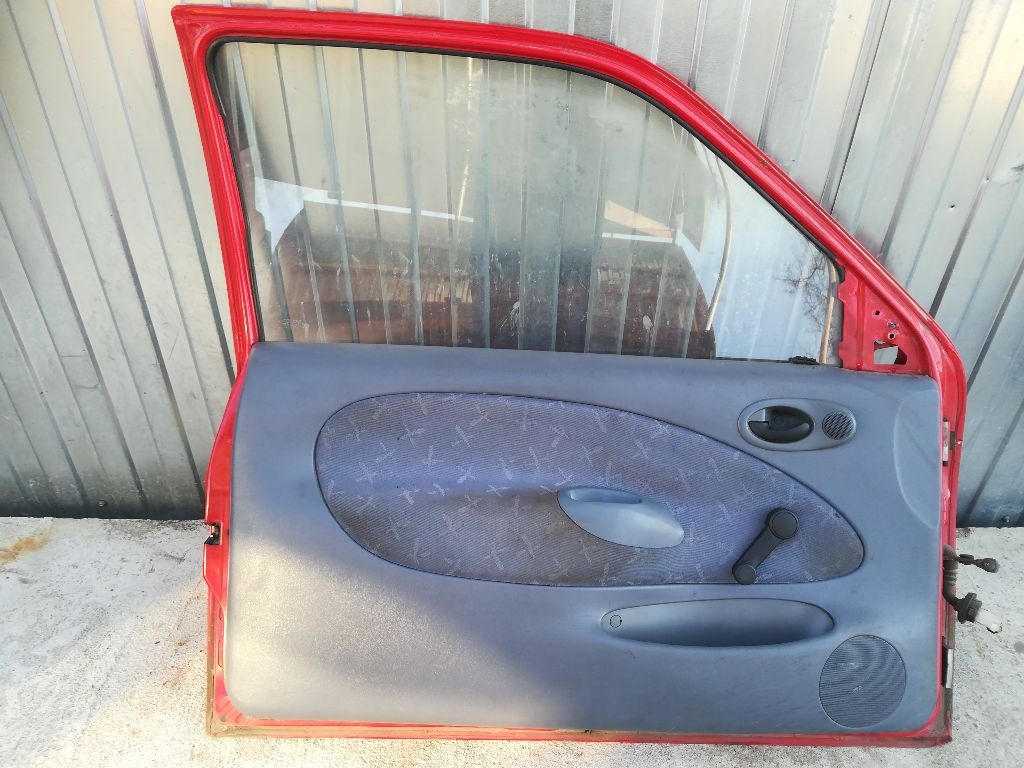 Дверь передняя левая к Ford Fiesta 1998