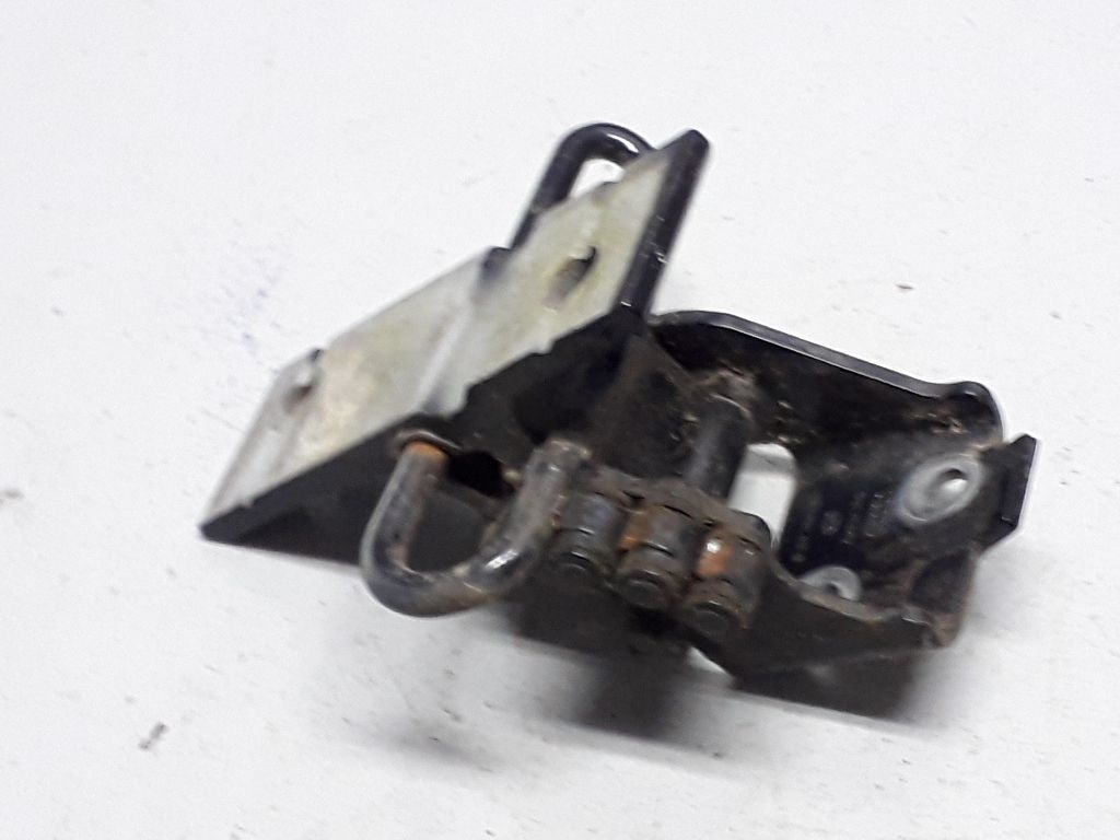 Петля двери к Audi A8 2000