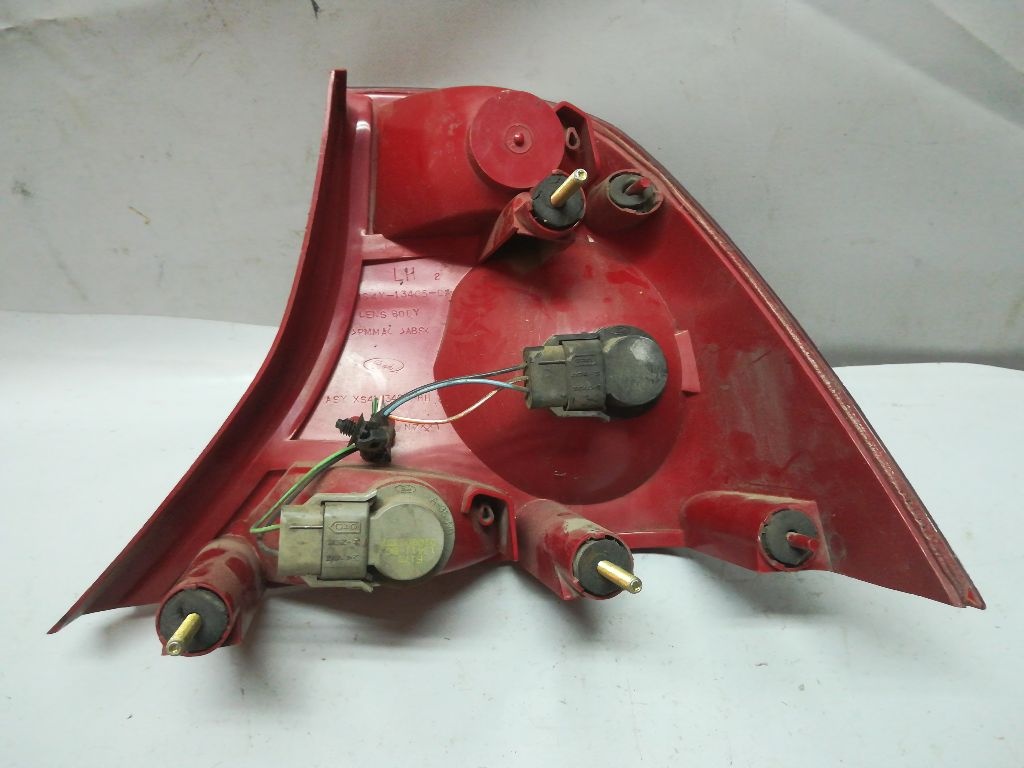 Фонарь задний левый к Ford Focus 2001