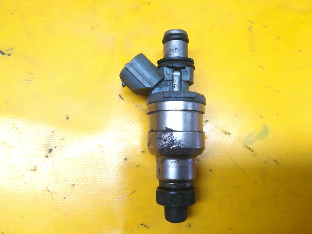 Форсунка к Mazda 323 1990