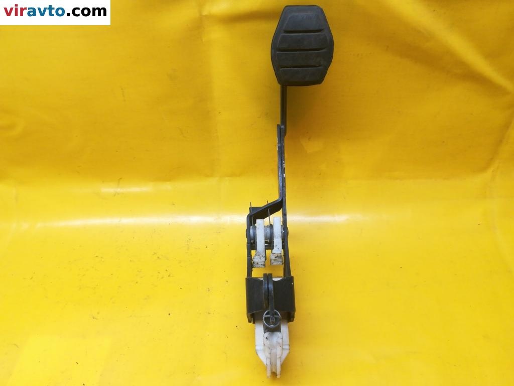 Педаль к Renault Scenic 1998