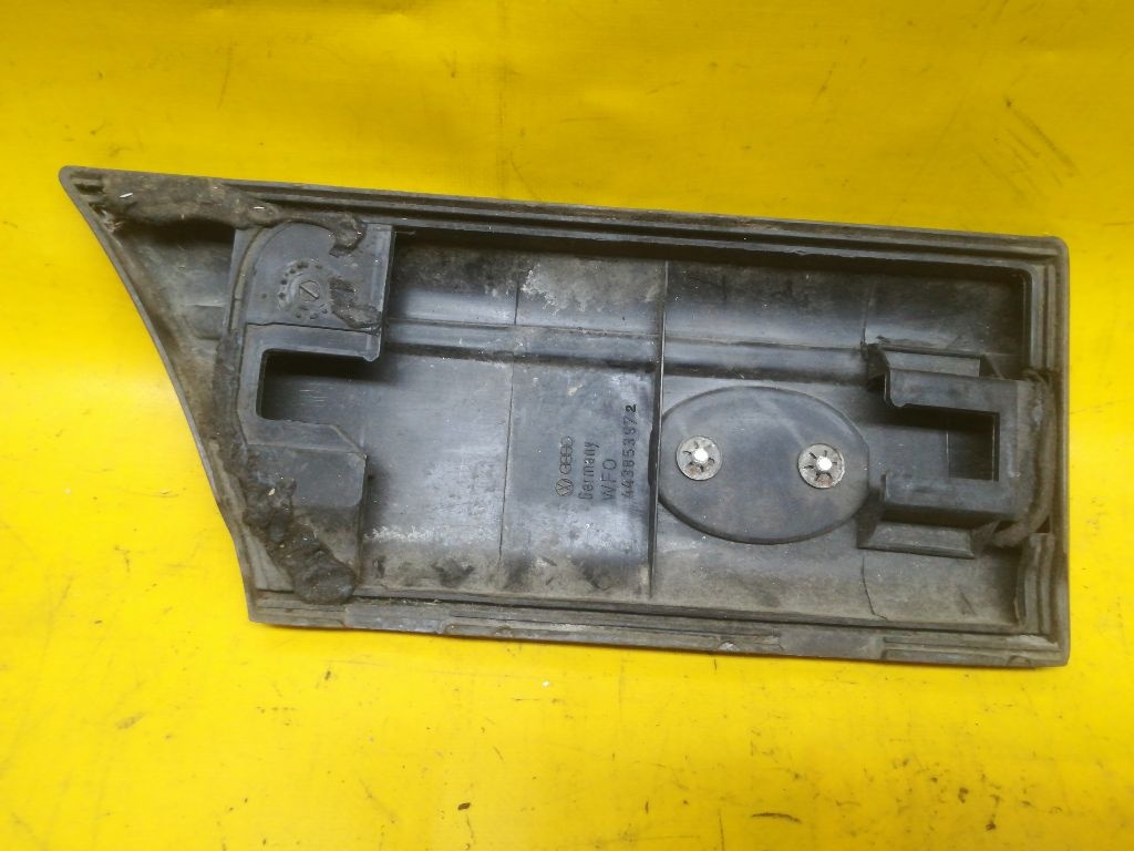 Молдинг крыла к Audi 100 1990