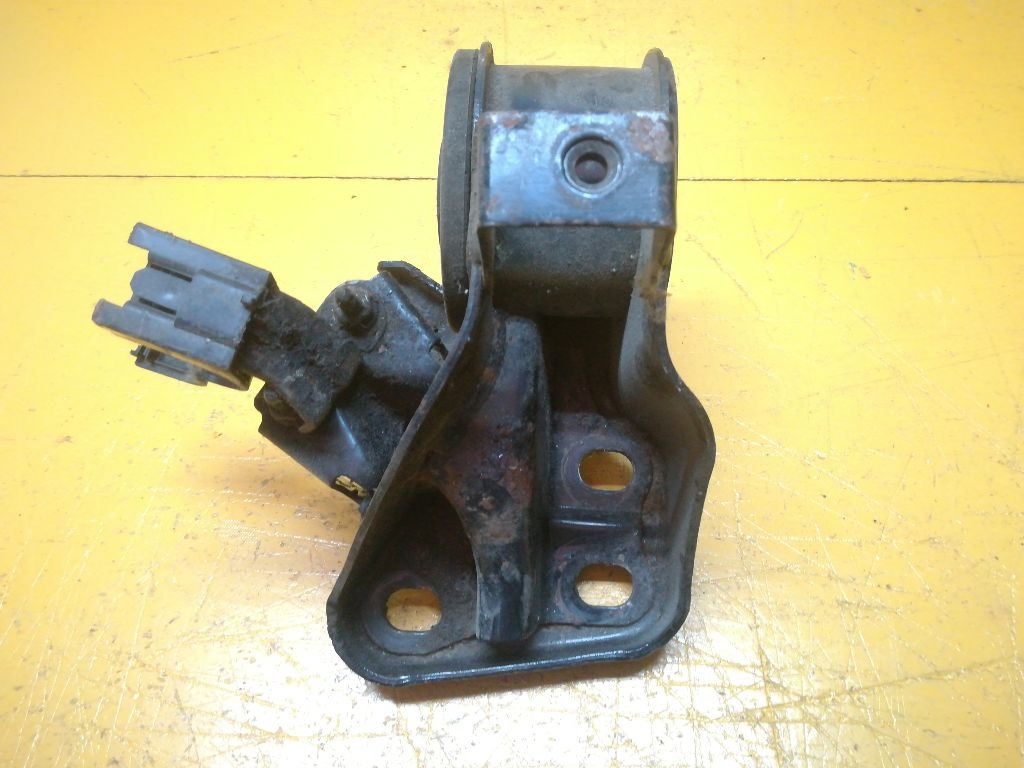 Подушка крепления КПП к Mazda 626 1998