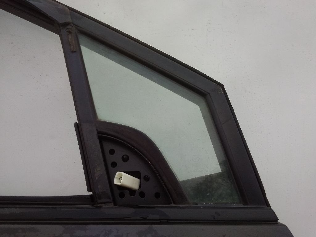 Стекло двери передней правой к Mazda MPV 2008