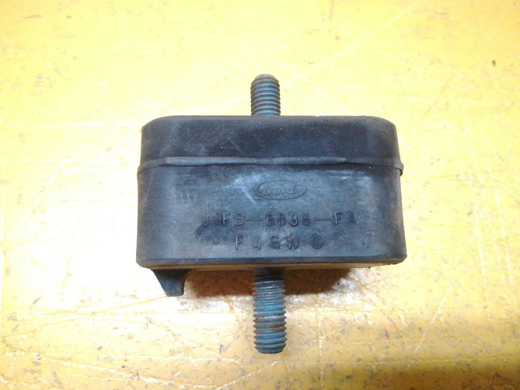 Подушка крепления двигателя к Ford Fiesta 1988