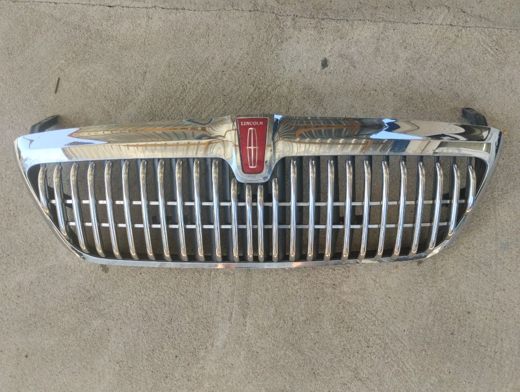 Решетка радиатора к Lincoln Navigator 2003