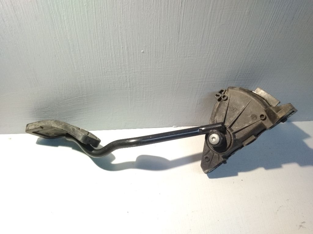 Педаль газа к Audi A4 2006