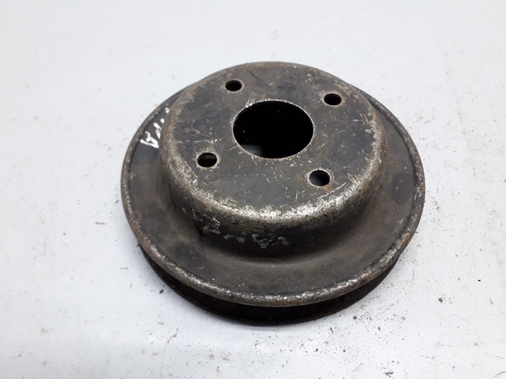 Шкив помпы к Nissan Vanette 1992