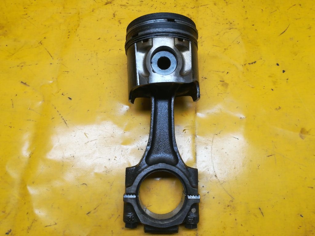 Поршень к Iveco  1995