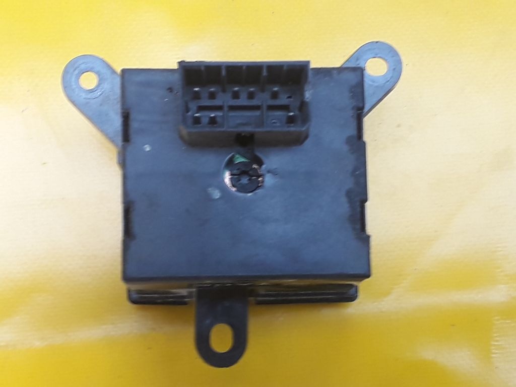 Кнопка противотуманных фар к Mazda Xedos 9 1999