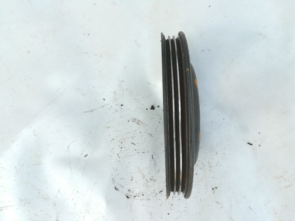 Шкив помпы к Suzuki Swift 1993