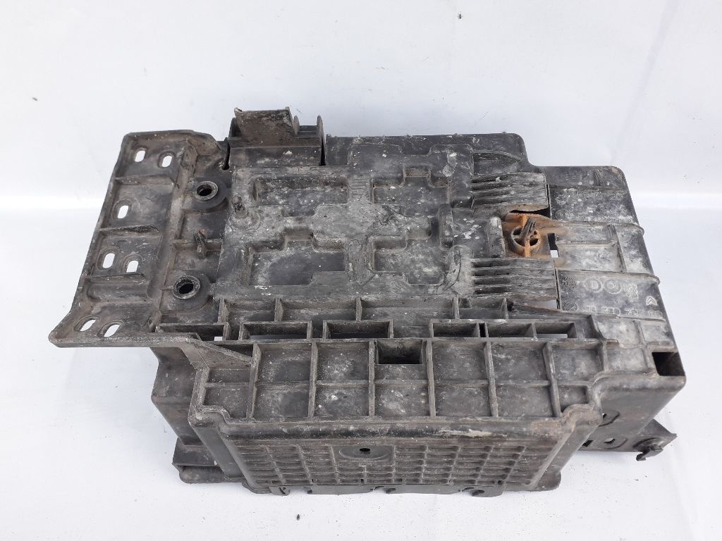 Полка аккумулятора к Citroen C3 2004